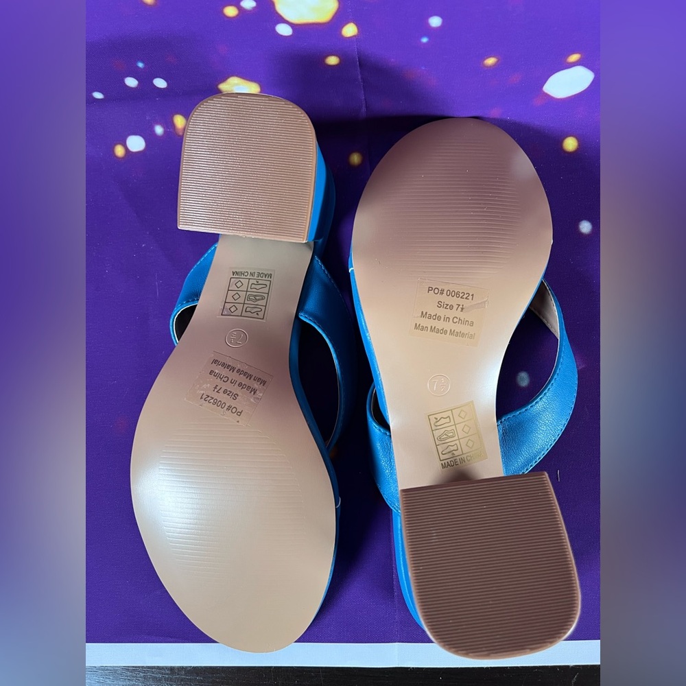 Journee Collection Vibrant Blue Women's Sandals - Picture 4 of 5